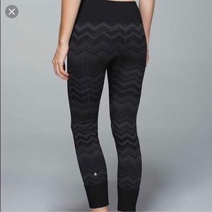 Lululemon Ebb to Street Chevron Zig Zag Pattern
